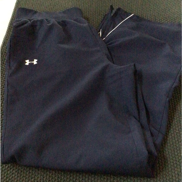 Under Armours track Pants, Medium, Navy - Picture 5 of 8